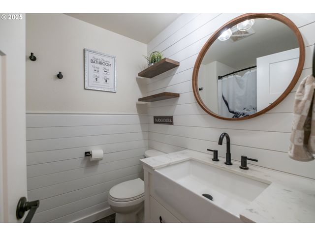 1394 HAYWARD St, Salem, OR 97306