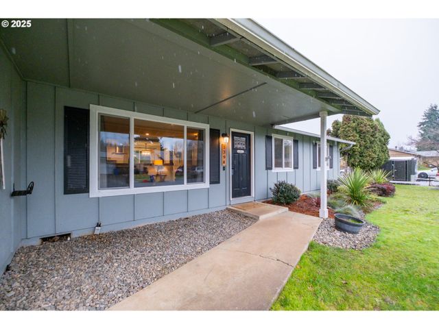 1394 HAYWARD St, Salem, OR 97306