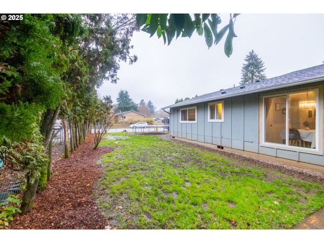 1394 HAYWARD St, Salem, OR 97306