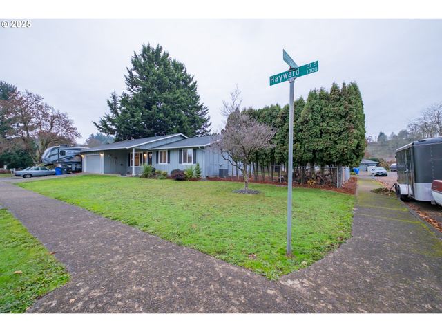 1394 HAYWARD St, Salem, OR 97306