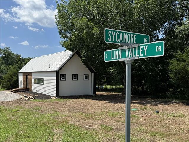 258 Sycamore Drive, Linn Valley, KS 66040