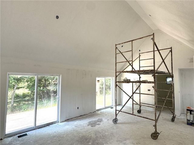 258 Sycamore Drive, Linn Valley, KS 66040