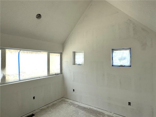 258 Sycamore Drive, Linn Valley, KS 66040