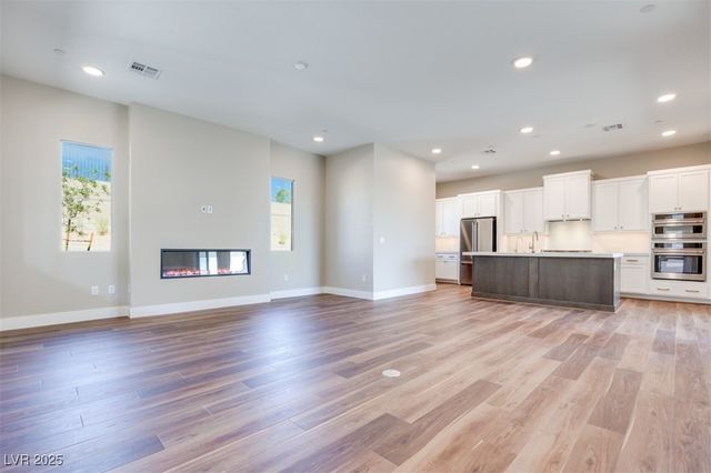 1081 Soaring Sage Avenue, Las Vegas, NV 89138