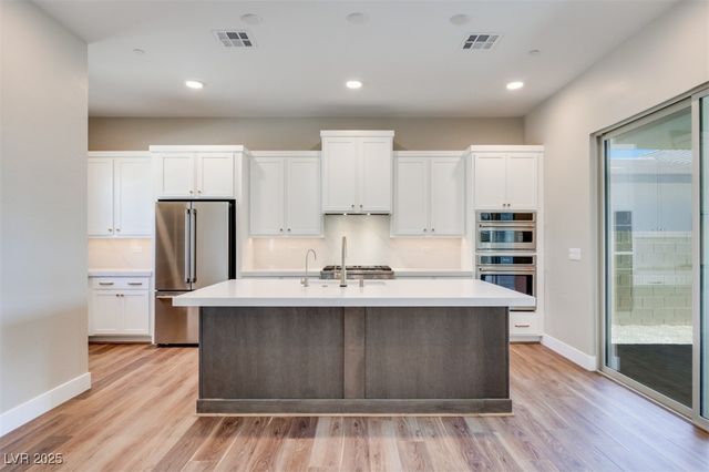 1081 Soaring Sage Avenue, Las Vegas, NV 89138