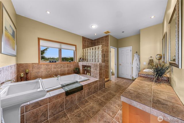 4517 Sucia Drive, Ferndale, WA 98248