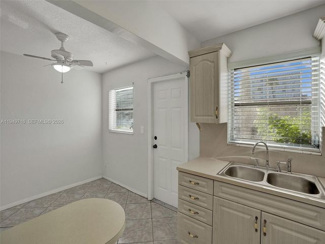 5112 Hollywood Blvd 7, Hollywood, FL 33021