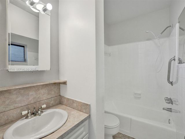 5112 Hollywood Blvd 7, Hollywood, FL 33021