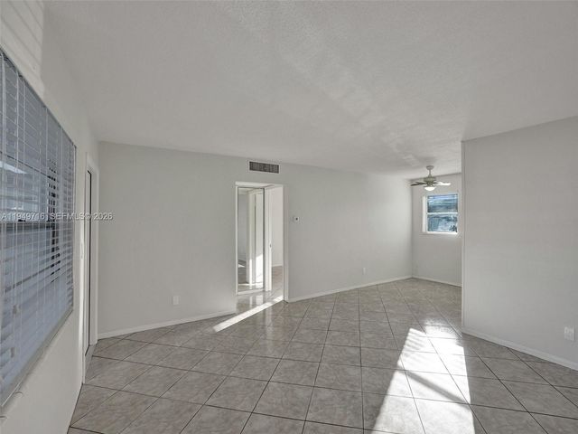 5112 Hollywood Blvd 7, Hollywood, FL 33021