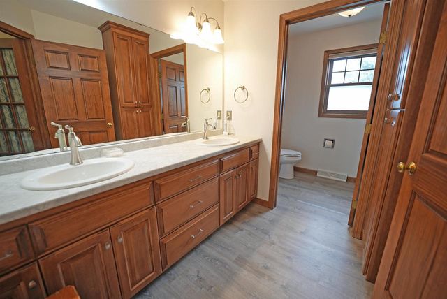 3911 POPPLE COURT, Green Bay, WI 54301