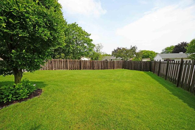 3911 POPPLE COURT, Green Bay, WI 54301
