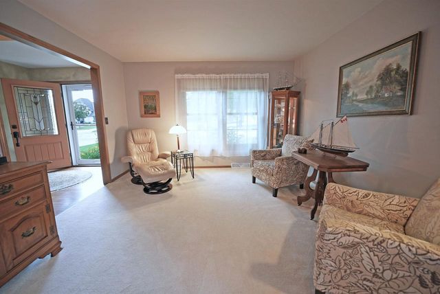 3911 POPPLE COURT, Green Bay, WI 54301