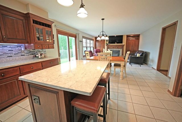 3911 POPPLE COURT, Green Bay, WI 54301