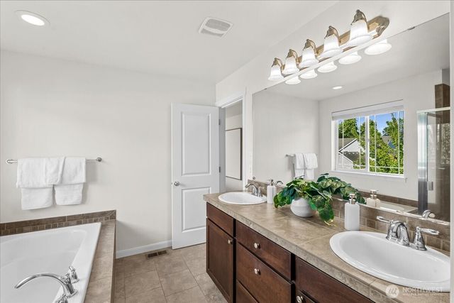 25415 155th Avenue SE, Covington, WA 98042