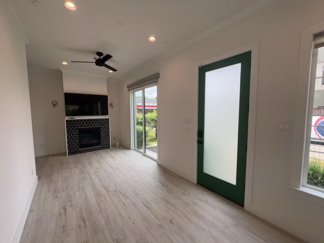 1423 Holly Street, Houston, TX 77007