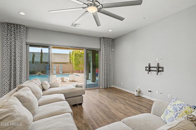9349 W LOUISE Drive, Peoria, AZ 85383