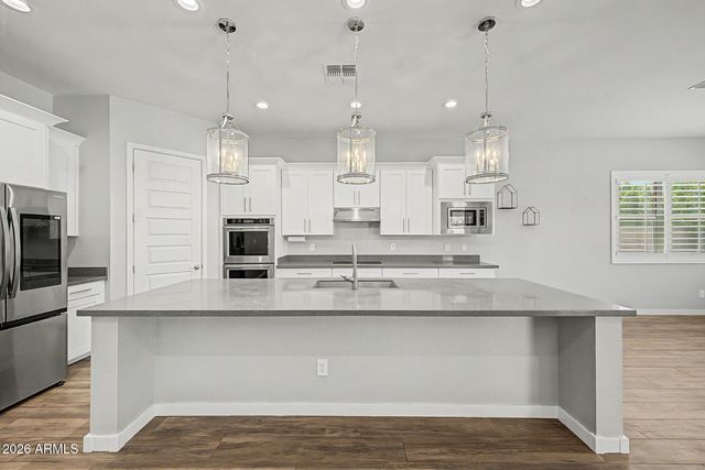9349 W LOUISE Drive, Peoria, AZ 85383