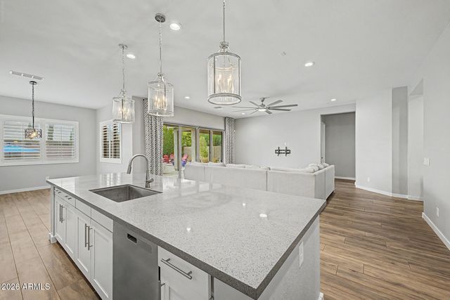 9349 W LOUISE Drive, Peoria, AZ 85383