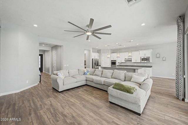 9349 W LOUISE Drive, Peoria, AZ 85383