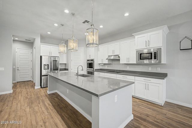 9349 W LOUISE Drive, Peoria, AZ 85383