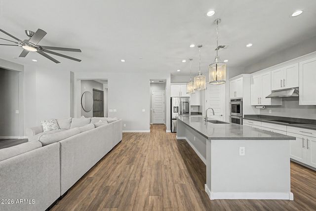 9349 W LOUISE Drive, Peoria, AZ 85383