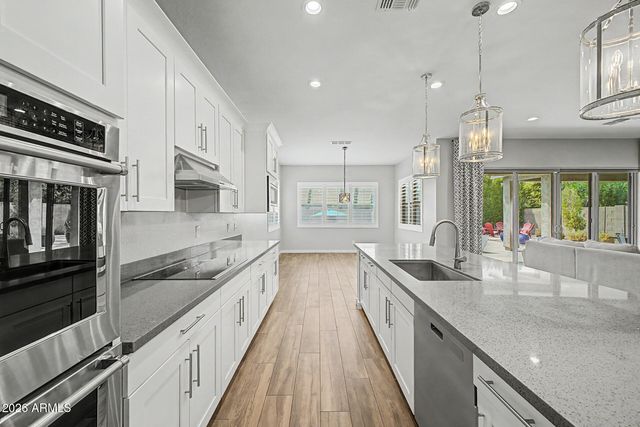 9349 W LOUISE Drive, Peoria, AZ 85383