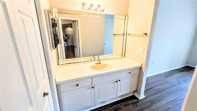 5174 NORTHRIDGE ROAD 102, Sarasota, FL 34238