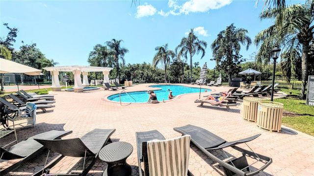 5174 NORTHRIDGE ROAD 102, Sarasota, FL 34238
