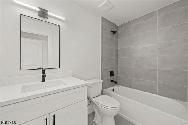 4446 Connection AVE, Cape Coral, FL 33909