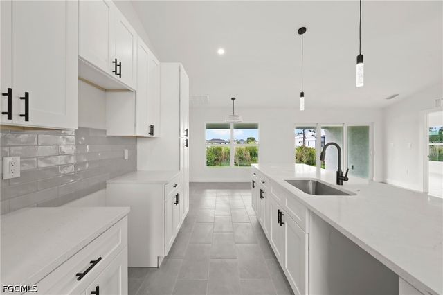 4446 Connection AVE, Cape Coral, FL 33909