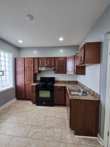 7443 S Dante Avenue, Chicago, IL 60619