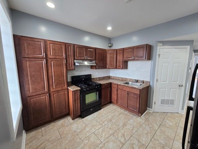 7443 S Dante Avenue, Chicago, IL 60619