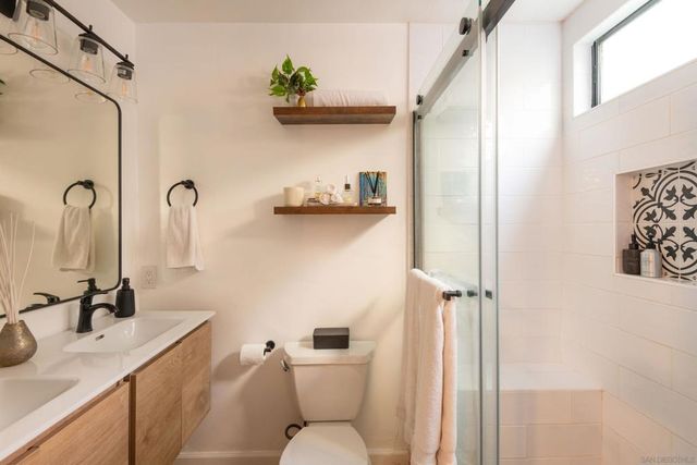 1235 Parker Pl 2B, San Diego, CA 92109