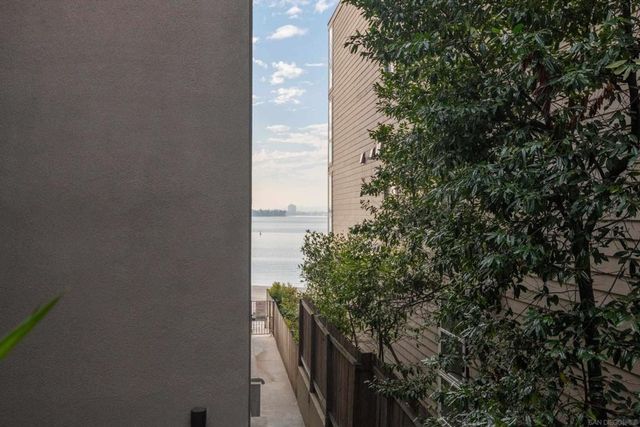 1235 Parker Pl 2B, San Diego, CA 92109