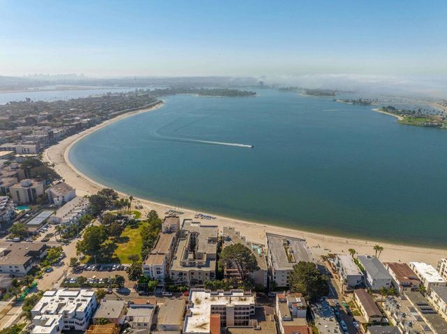 1235 Parker Pl 2B, San Diego, CA 92109