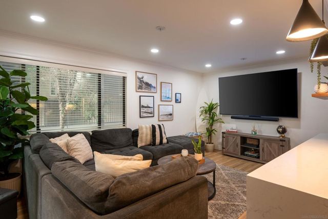 1235 Parker Pl 2B, San Diego, CA 92109