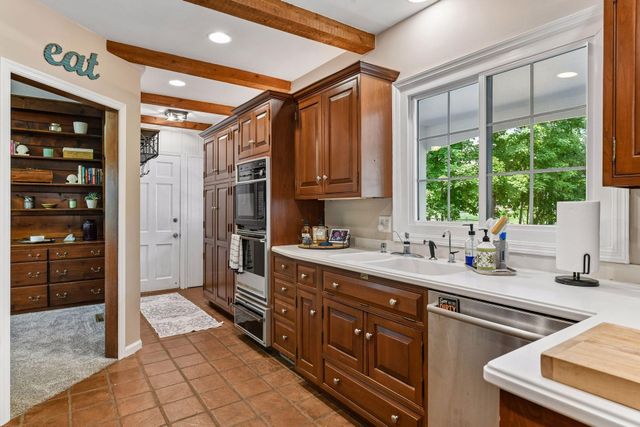 16805 Linden Drive, Minnetonka, MN 55345
