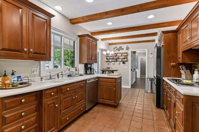 16805 Linden Drive, Minnetonka, MN 55345