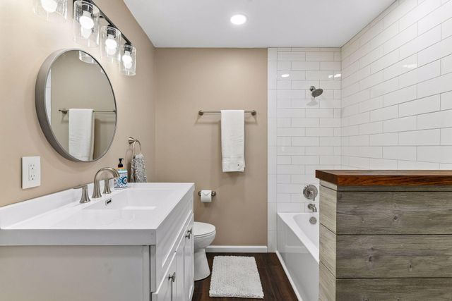 16805 Linden Drive, Minnetonka, MN 55345