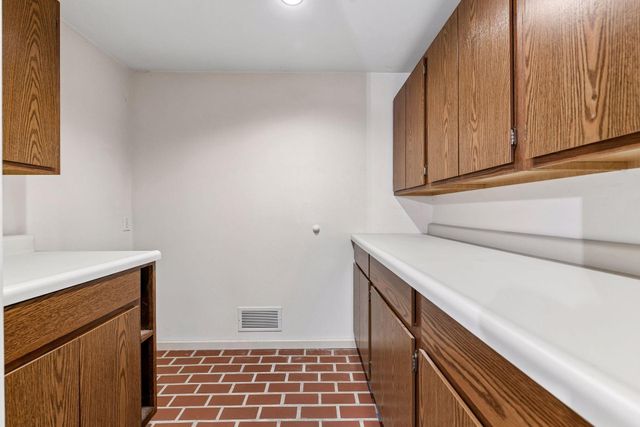 16805 Linden Drive, Minnetonka, MN 55345