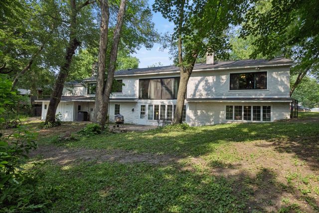 16805 Linden Drive, Minnetonka, MN 55345