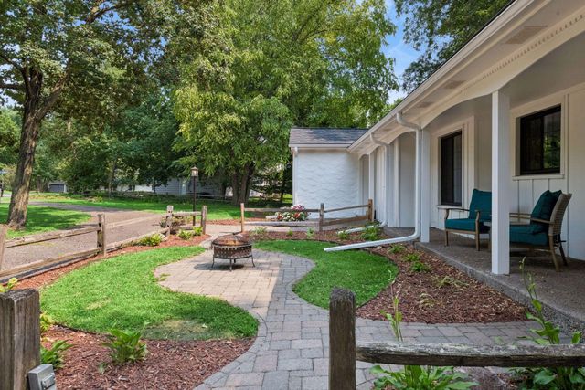 16805 Linden Drive, Minnetonka, MN 55345