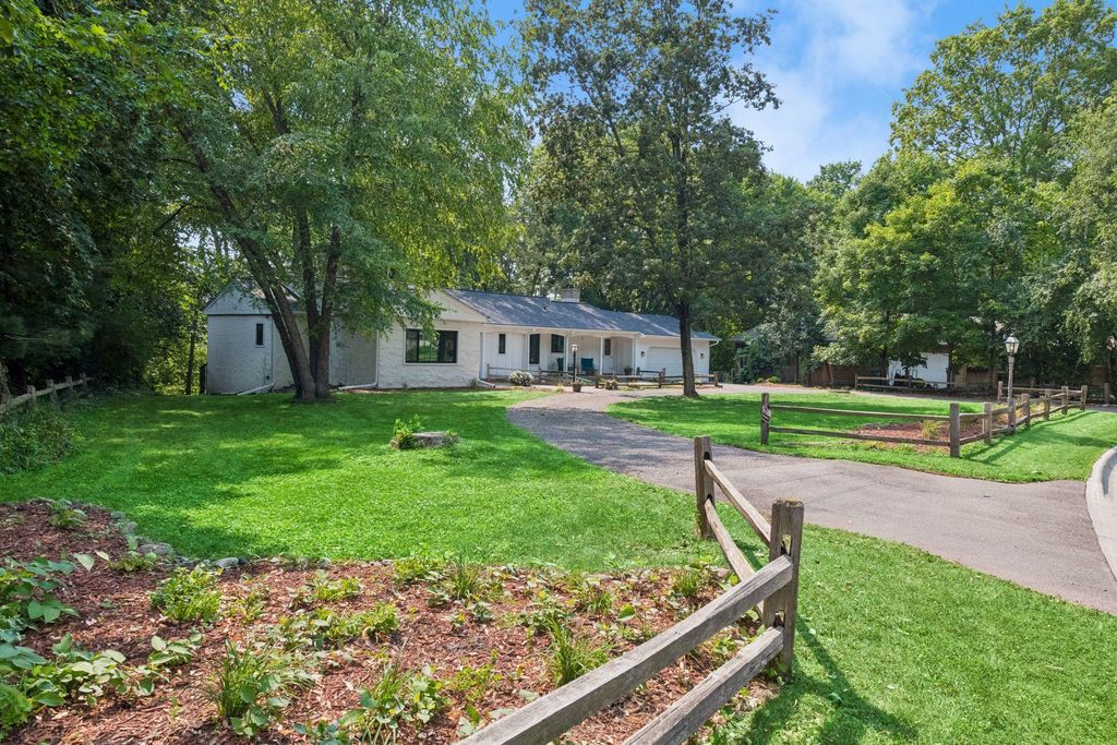 16805 Linden Drive, Minnetonka, MN 55345