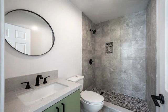 745 W 106th Street, Los Angeles, CA 90044