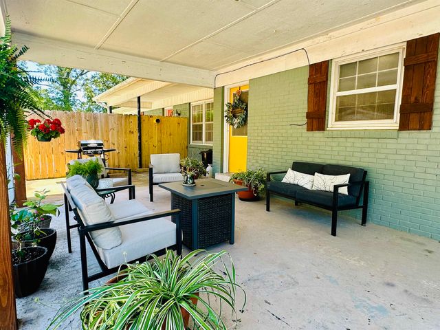 159 HILLHURST DR, Selmer, TN 38375