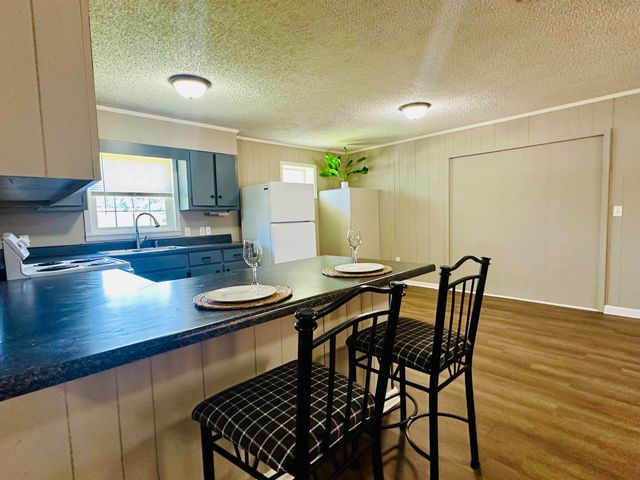159 HILLHURST DR, Selmer, TN 38375