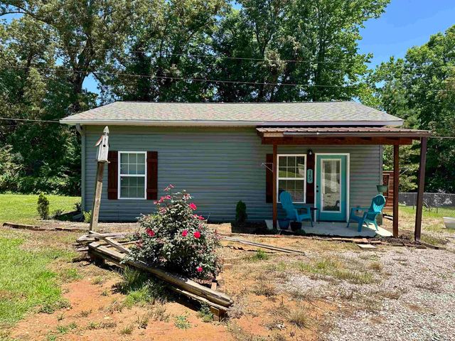 159 HILLHURST DR, Selmer, TN 38375