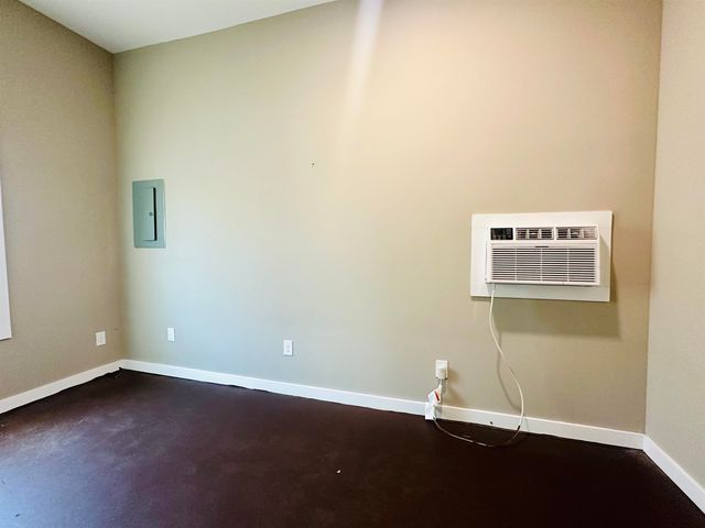 159 HILLHURST DR, Selmer, TN 38375