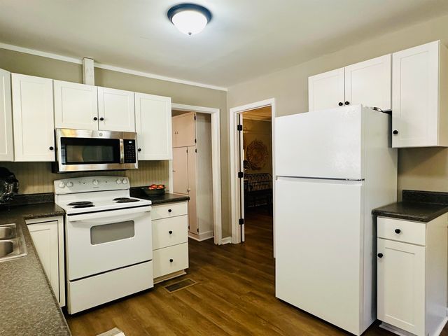 159 HILLHURST DR, Selmer, TN 38375