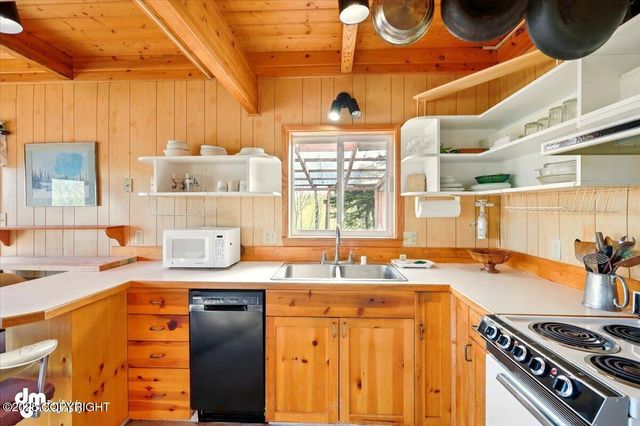8266 S Big Lake Road, Big Lake, AK 99652